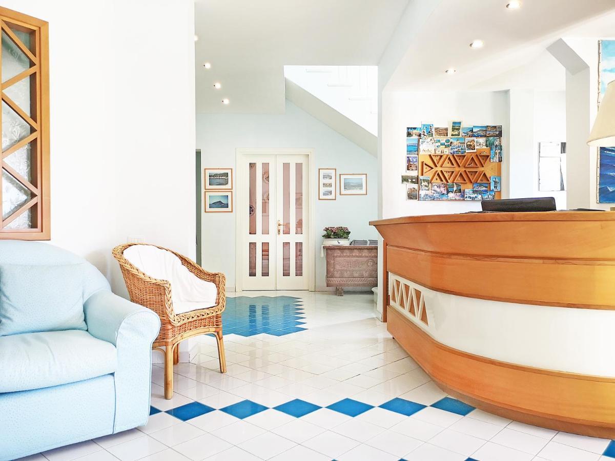 גולפו אראנצ'י Hotel La Lampara מראה חיצוני תמונה
