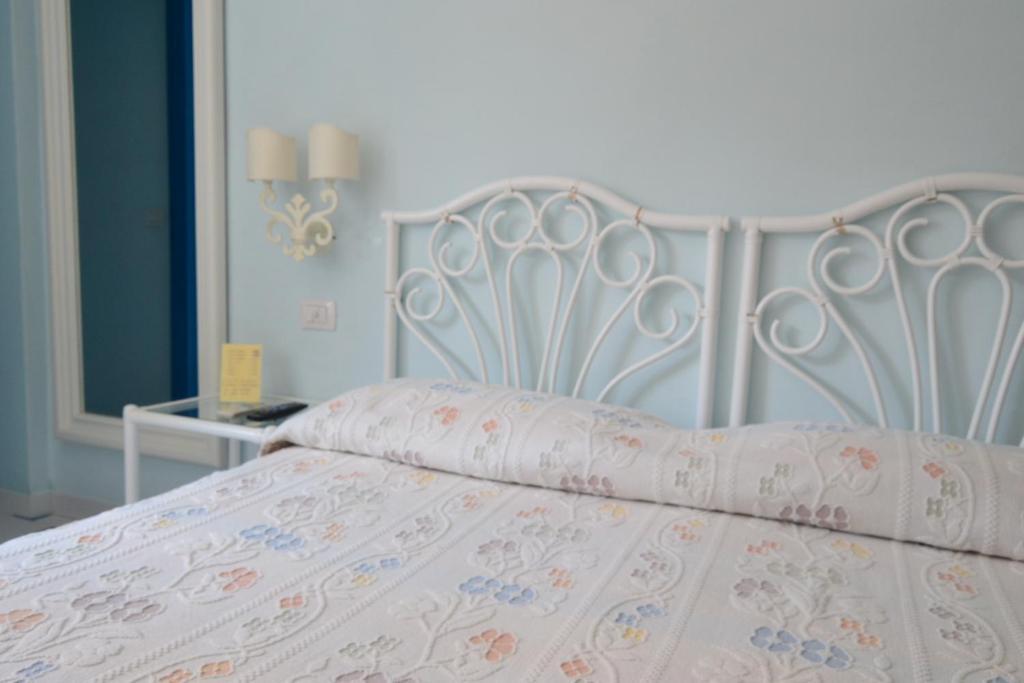 גולפו אראנצ'י Hotel La Lampara חדר תמונה
