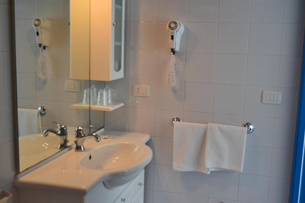 גולפו אראנצ'י Hotel La Lampara חדר תמונה