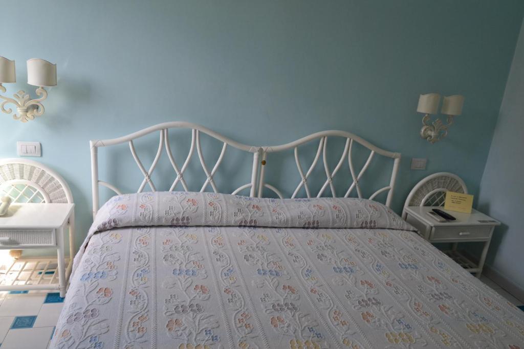 גולפו אראנצ'י Hotel La Lampara חדר תמונה