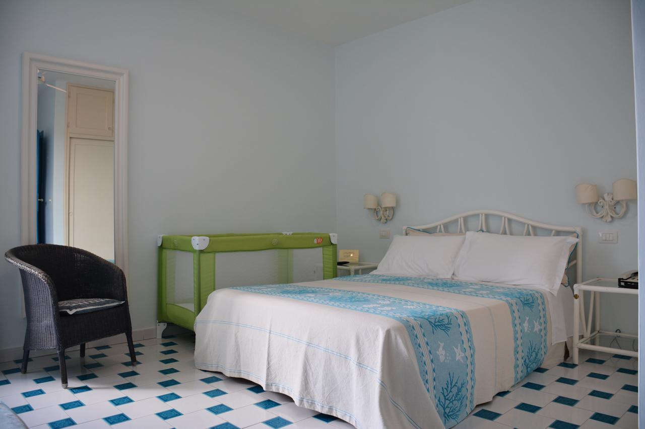 גולפו אראנצ'י Hotel La Lampara מראה חיצוני תמונה