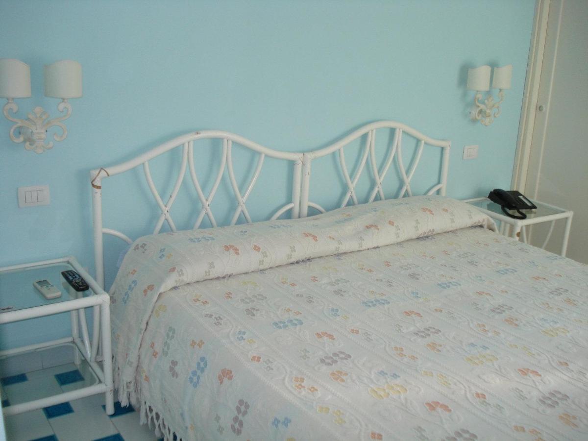 גולפו אראנצ'י Hotel La Lampara מראה חיצוני תמונה