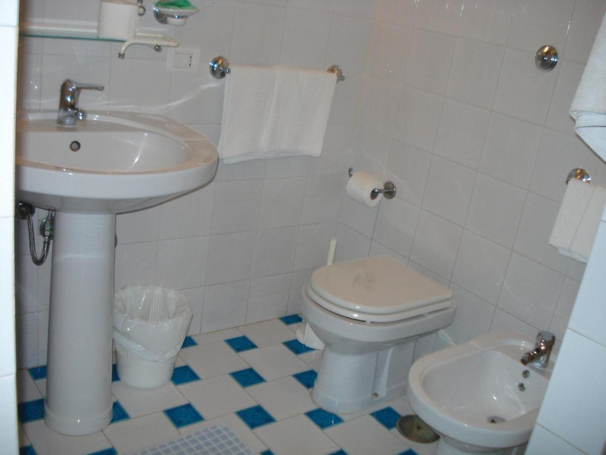 גולפו אראנצ'י Hotel La Lampara מראה חיצוני תמונה